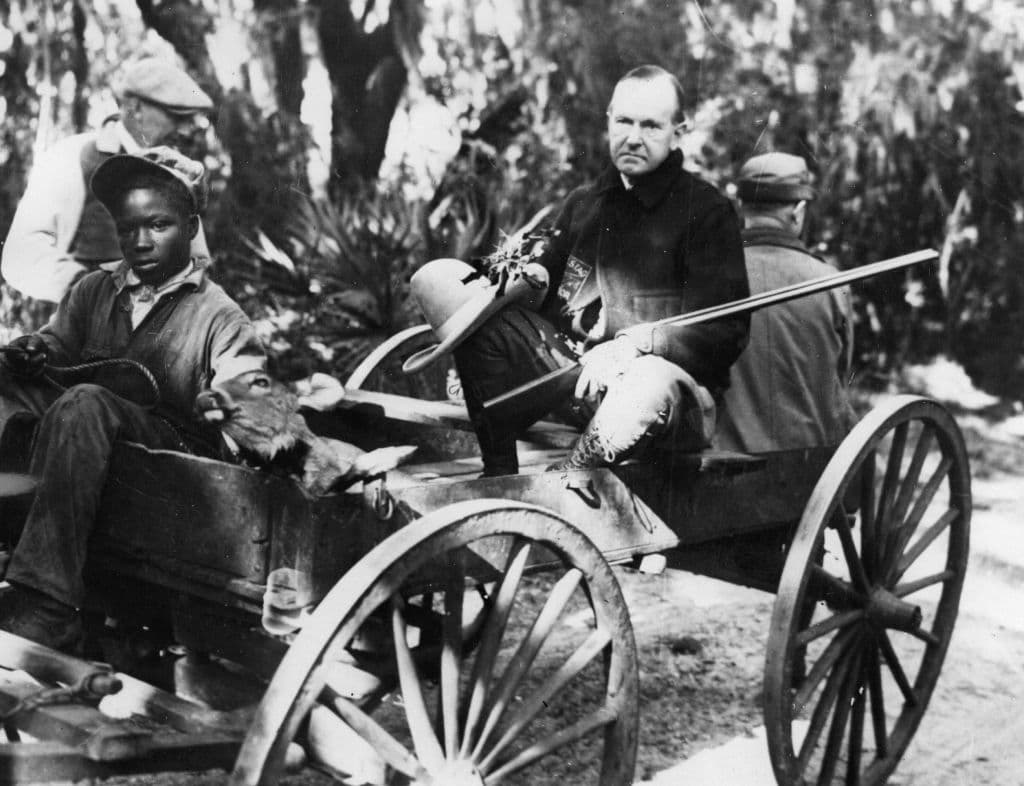 La riqueza histórica y cultural de
<b>Sapelo Island</b>, seduce a visitantes desde tiempos pasados, como muestra esta foto de archivo del
<b> presidente 30 de Estados Unidos, Calvin Coolidge</b>, quien fue su huésped en 1928. Por más 100 años, no había registro de una tragedia como la de este 19 de octubre en esta isla.