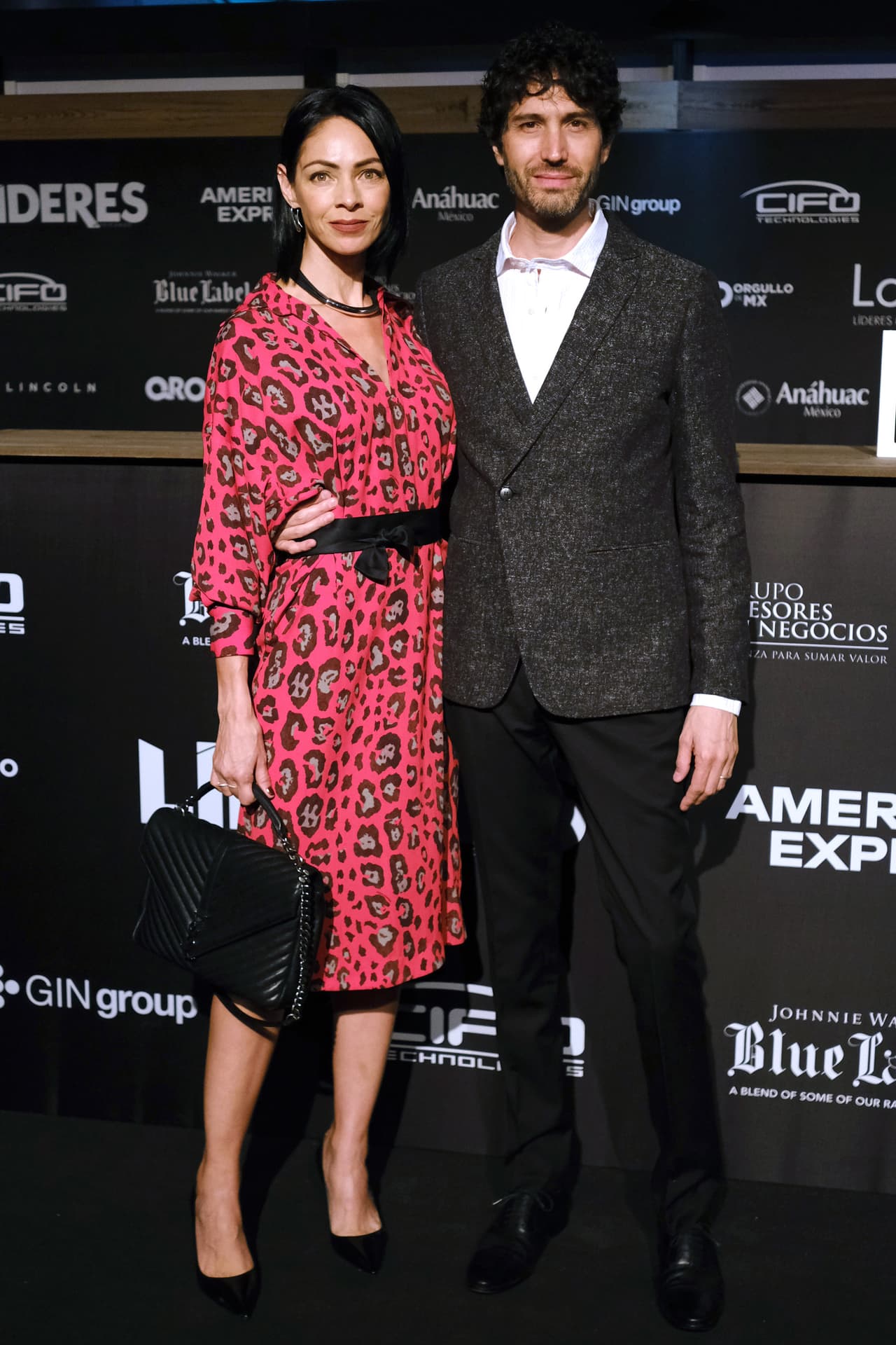 También ha destacado como actor de películas y en los reencuentros de Timbiriche. Está casado con Celina del Villar, con quien tiene dos hijos, María y Mateo. A finales de diciembre concluyó 'Novecento', proyecto que considera como el más ambicioso de su trayectoria.