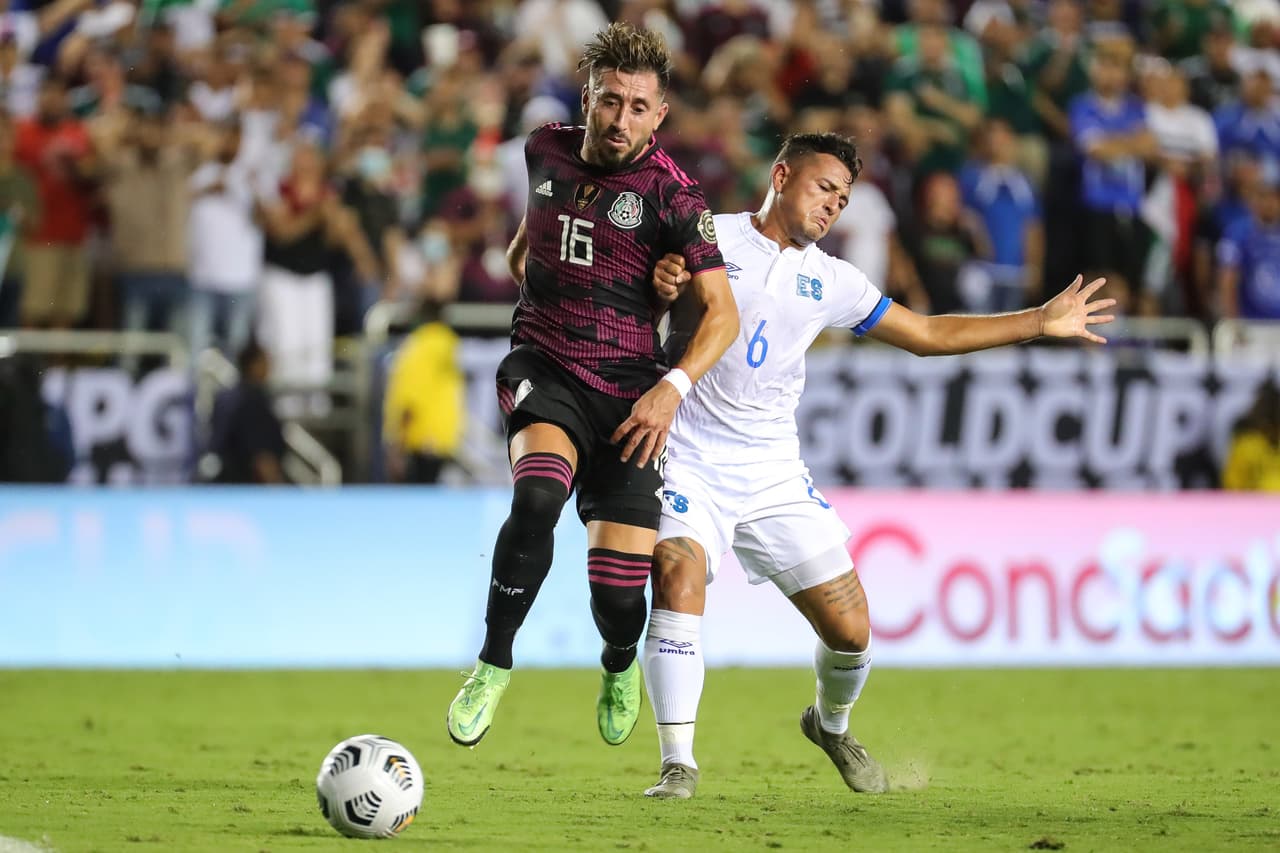 Héctor Herrera era quien conducía los ataques de México, pero Orellana siempre lo incomodó.