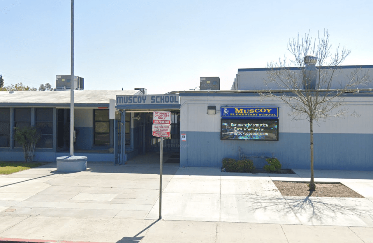 <b>Muscoy Elementary School</b>
<br>Dirección: 2119 West Blake Street, San Bernardino, CA 92407
<br>