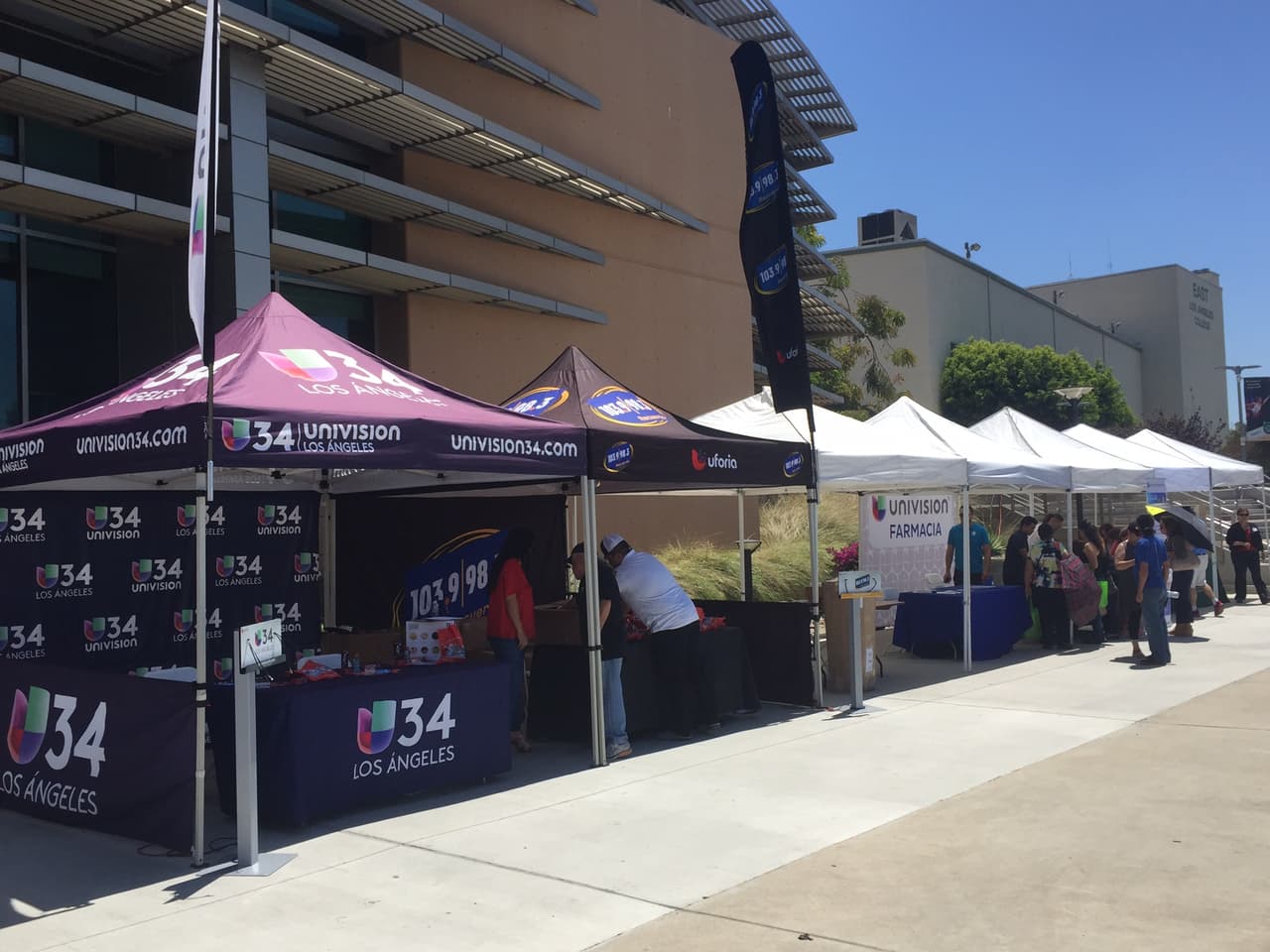 Los presentes recibieron orientación de cómo pueden llevar un estilo de vida más saludable.