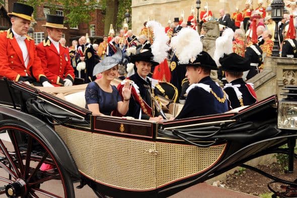 15 de junio de 2013 Catalina aparece en público por última vez durante el tradicional desfile de soldados de la Guardia Real para celebrar el cumpleaños oficial de la Reina, de 87 años.