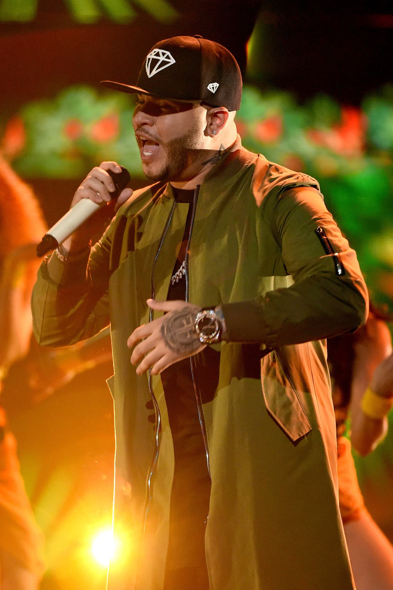 Los duetos que ha conseguido junto junto a J Balvin lo elevaron al cielo, aunque él, se ha mantenido como un chico súper sencillo.