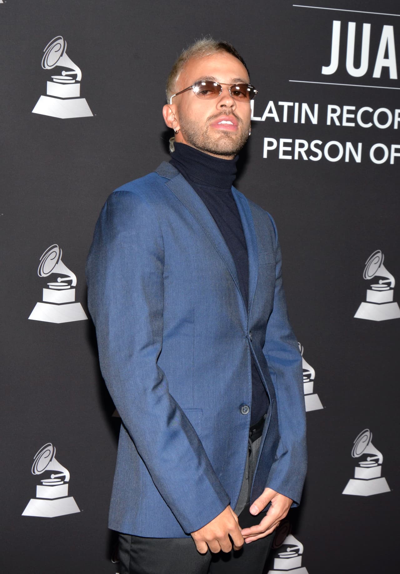 Tras su ruptura con Anuel, Karol G no ha presentado una pareja públicamente, sin embargo, en meses recientes ha sido 
<a href="https://www.univision.com/famosos/feid-causa-revuelo-cuando-contesta-en-pleno-concierto-si-es-novio-de-karol-g-y-el-publico-grita-euforico-video">relacionada con el cantante Feid</a>.