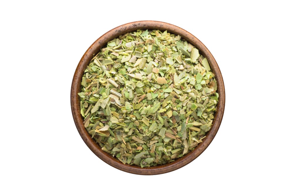 Una de las más grandes peculiaridades mágicas del orégano es su habilidad para alejar cosas y personas. Pero el asunto es que el orégano no puede ser selectivo. O sea, no lo podemos usar para alejar a una persona en específico o particular que elijamos.