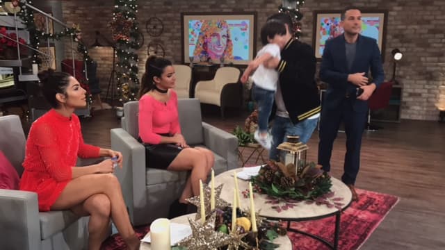 El papá llegó a llevárselo pero no se quería ir del estudio 
<br>