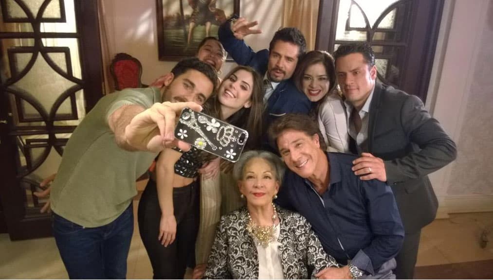 ¡Una selfie de la familia Ángeles!