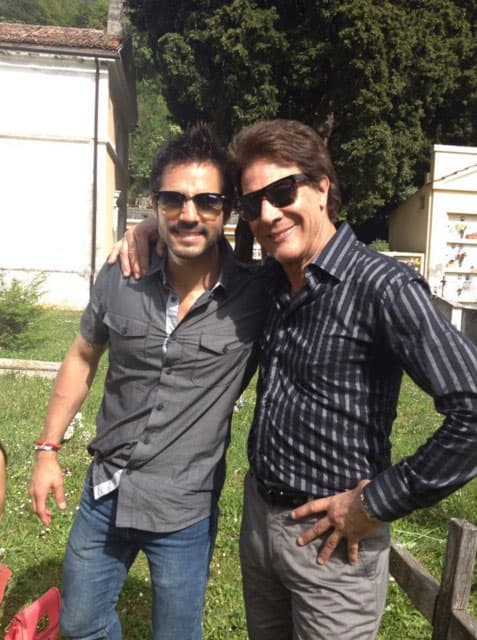 Padre e hijo en la novela, pero buenos amigos fuera de cámaras.