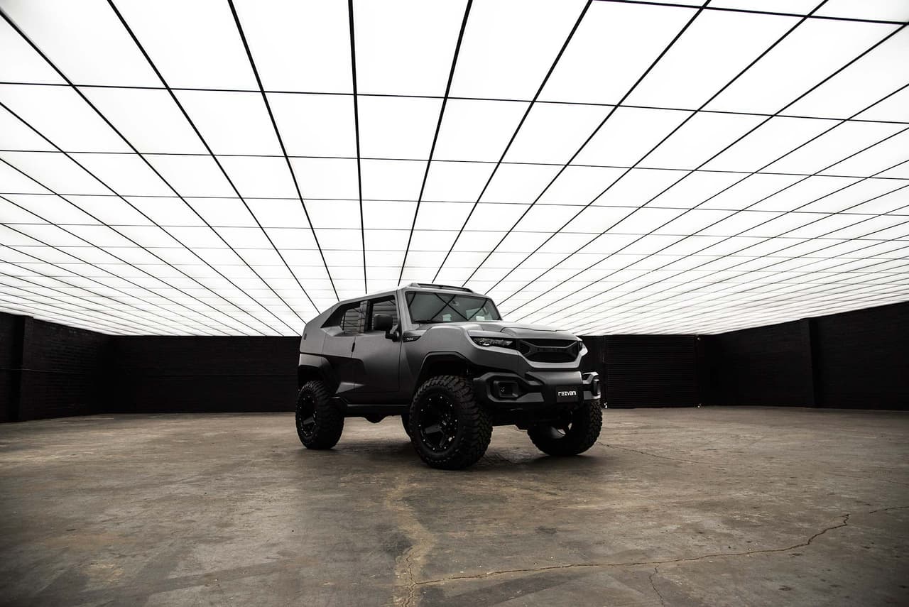 Desde cualquier ángulo tiene el aspecto de un todoterreno militar futurista.
<b>Es el cuarto modelo</b> dentro del portafolio de Rezvani.