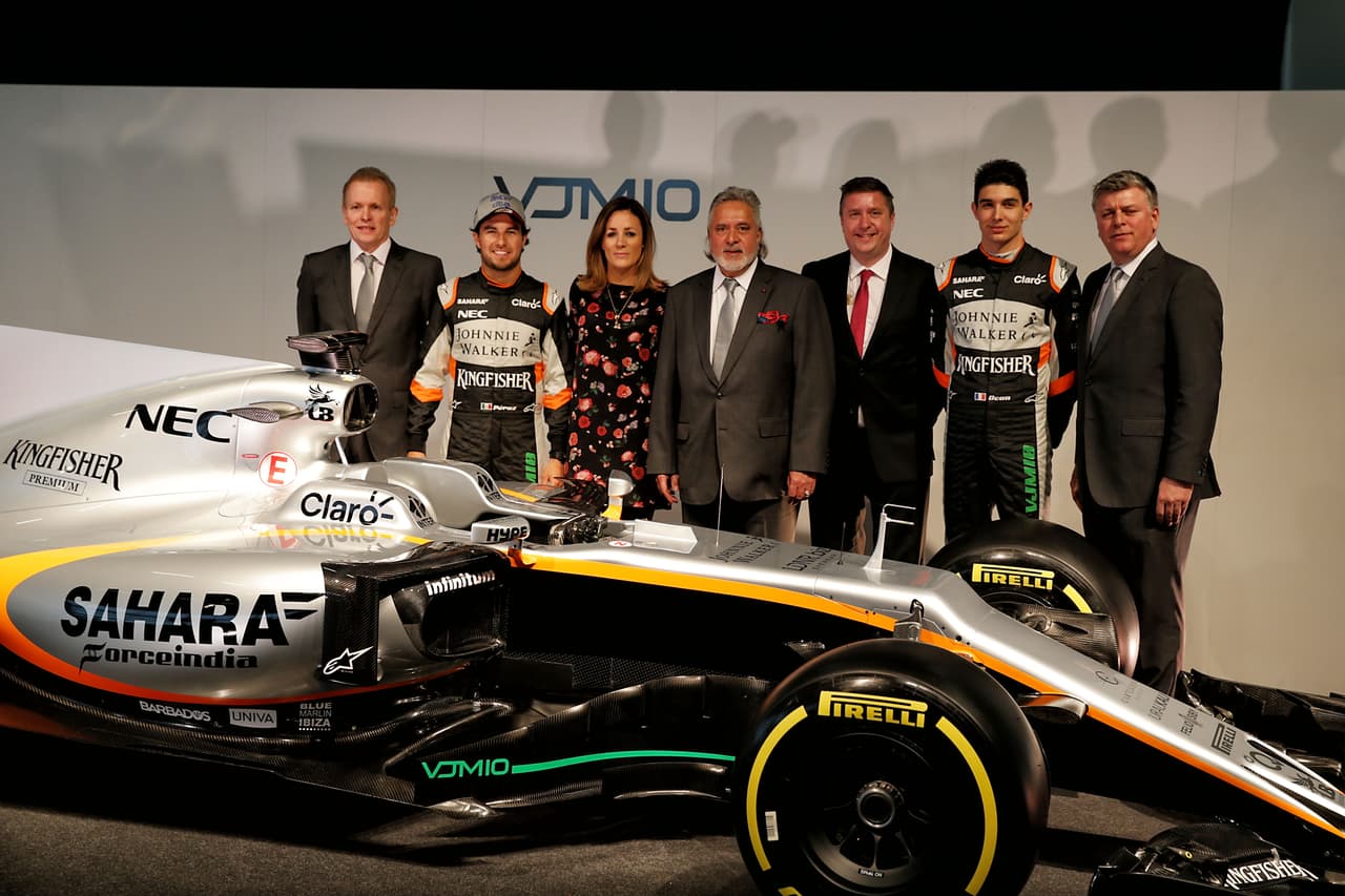 Force India presentó el auto con el que correrá esta temporada en la Fórmula 1. La escudería hindú mostró el VJM10, su nuevo vehículo. Lo vemos en imágenes.