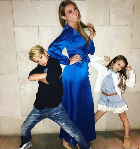 Elizabeth Gutiérrez también ha inculcado en sus hijos cómo saber manejar una carrera en el mundo del entretenimiento, si bien aún están pequeños, Christopher ha participado junto con su hermana y su padre en pasarelas de moda, donde la pequeña ha desfilado al igual que su mamá.