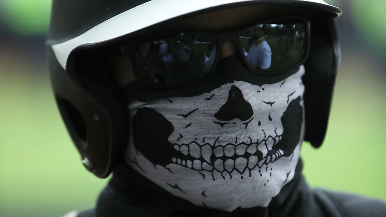 Se entrega al FBI otro de los miembros de violento grupo supremacista blanco de California