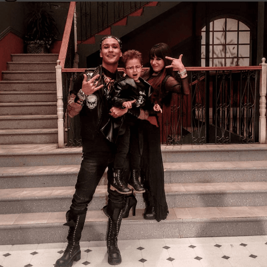 Diviértete con el 'Morris' y su familia 
<i>'darks'</i> todos los miércoles a las 7PM/6C por Galavisión.