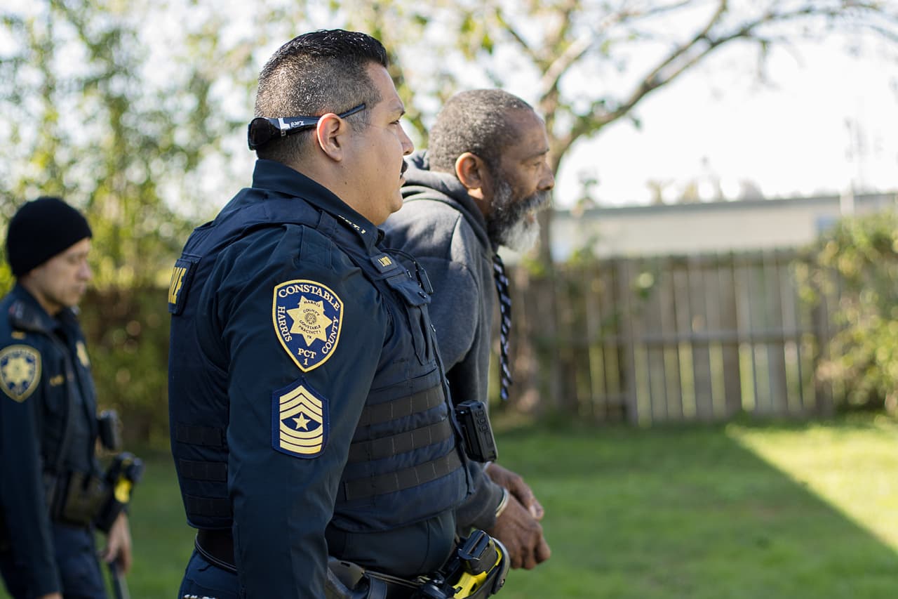 El hombre, si es declarado culpable, enfrenta hasta 2 años de cárcel y 10,000 dólares de multa por cargos de crueldad animal.