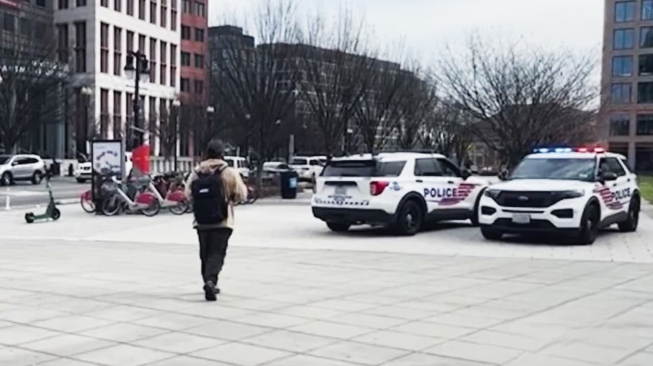 Pese a toque de queda en DC, ocho menores fueron arrestados en Navy Yard