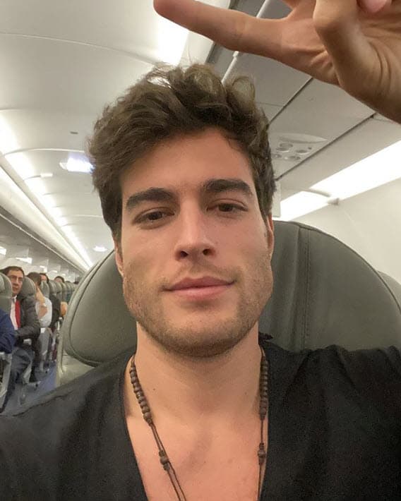 Invitó a otros que están en posibilidad de hacerlo a apoyar a la gente: “Si tenemos un empleado hay que ayudarlo, si tenemos que cobrar una renta, esperemos un poco, debemos ayudar como podamos”.
<br>