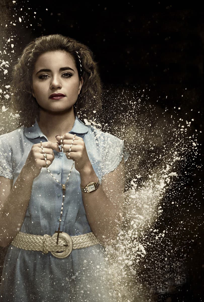 Tata es la joven esposa de Pablo Escobar, confía ciegamente en él porque sabe que todo lo que hace es por el bien de su familia. La mexicana Paulina Gaitán es quien da vida a la mujer del capo.