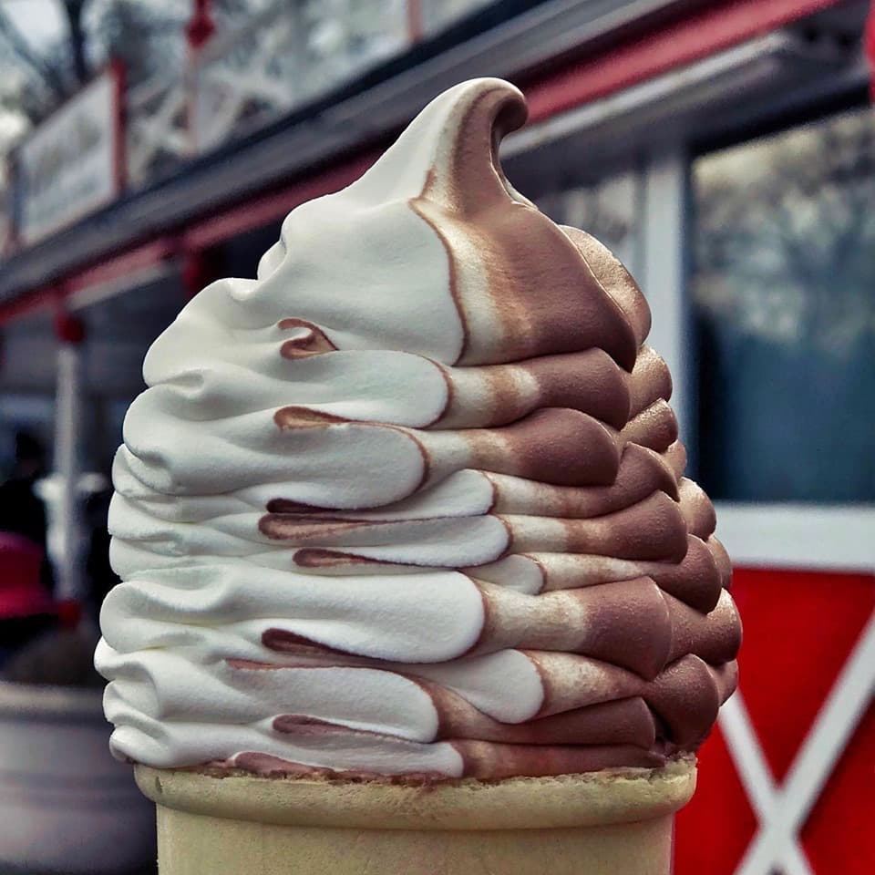 <b><a href="https://applegatefarm.com/" target="_blank">Applegate Farm (Montclair, NJ) </a></b>