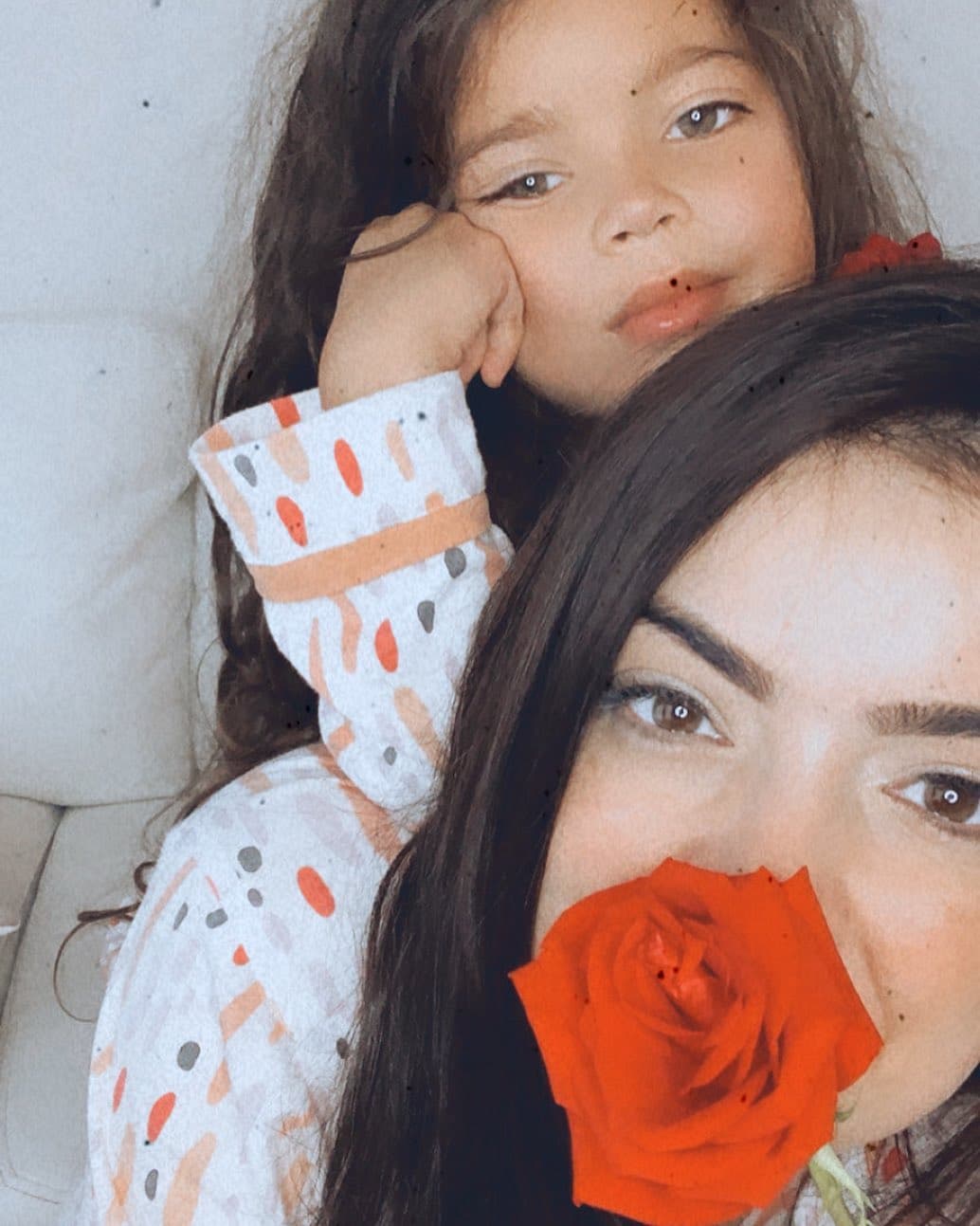 "Hoy retomo todas mis actividades con mi corazón roto. Les prometo no llorar, pero sepan que detrás de mi sonrisa está un alma rota", les dijo a su más de un millón de seguidores en Instagram.