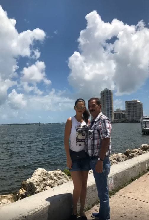 A la vez, dejó ver la esperanza que tiene al respecto. "Sé que 
<b><a href="https://www.univision.com/shows/despierta-america/triste-confesion-ana-patricia-hablo-del-cancer-que-esta-superando-su-padre-video" target="_blank">me acompañará de muchas formas</a></b>, estará presente en cada nueva mariposa que vuele en mi hogar y en cada orquídea que florezca en mi jardín". 
<br>