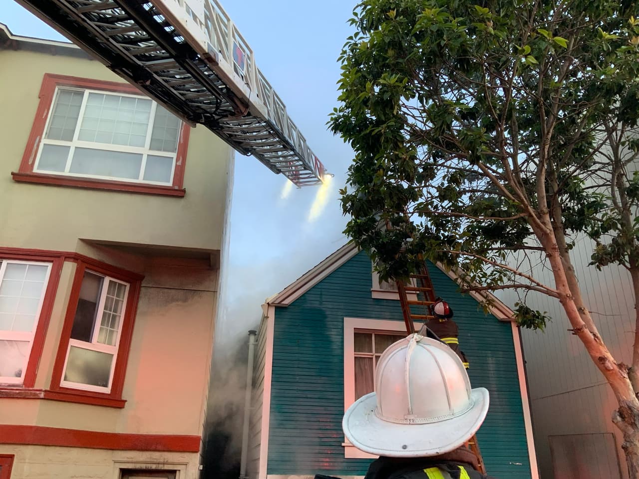Afortunadamente, no se reportaron heridos durante el incidente. Hasta el momento, la causa del incendio no ha sido determinada.