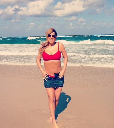 , tras cinco años de no colocar un tema en las listas de popularidad de EEUU, logró colocar en el lugar número uno el tema 'We Belong Together'. Esta canción se convirtió en un éxito rotundo, principalmente, en EEUU donde se mantuvo por 14 semanas entre los primeros lugares de popularidad.