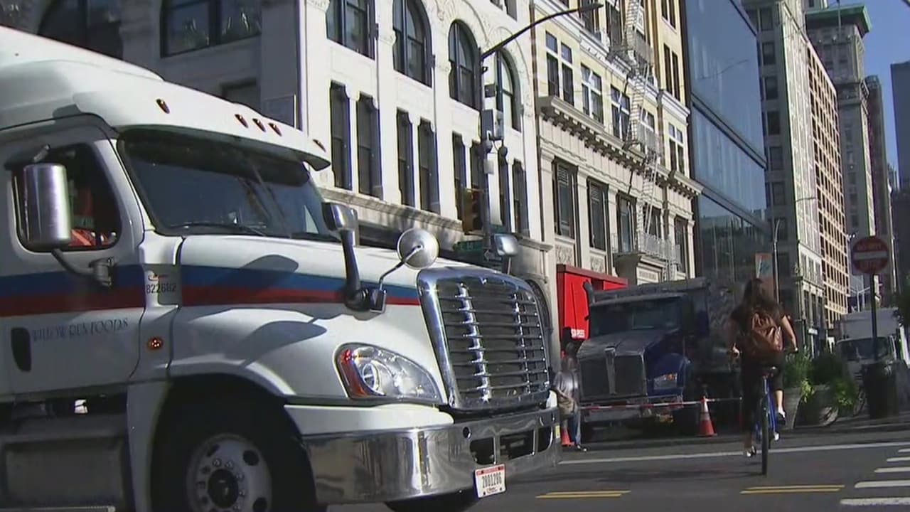 Arranca controversial plan en la calle 14 y habla héroe que salvó a niña de 5 años en El Bronx