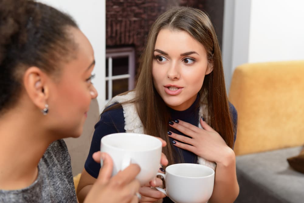 <b>Sagitario</b>
<br>
<b>Confunde la sinceridad y franqueza con la falta de tacto</b>
<br>En su afán por ser sincero y franco, diciendo lo que piensa, Sagitario se mete en muchos problemas. Tiende a ser bastante indiscreto pues su lema es “llamar las cosas por su nombre”, y piensa que si no lo hace así está siendo hipócrita o mintiendo, lo cual no siempre es así.