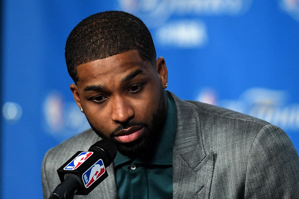 “… Ahora que se ha establecido la paternidad, espero con ansias criando amistosamente a nuestro hijo ", compartió Thompson.