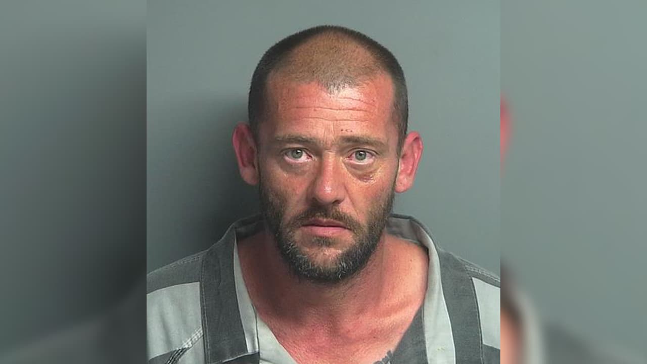 Leroy Terrence Chapa, 41 años, acusado de robo. Último domicilio conocido: Forest Trays Court, Conroe, Texas.