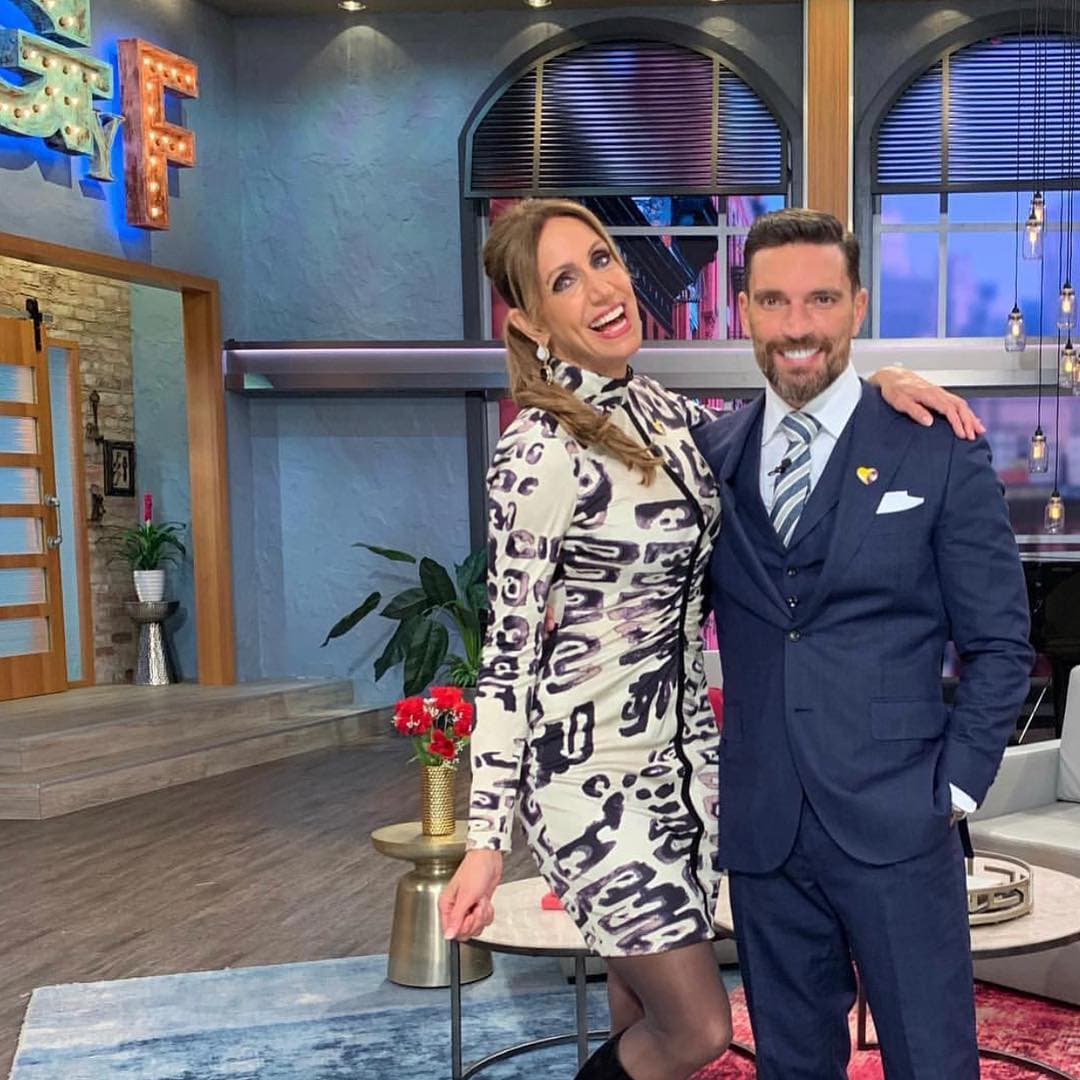 Julián Gil acompañó a La Flaca en el estudio cuando Raúl de Molina transmitió el show desde Nueva York.