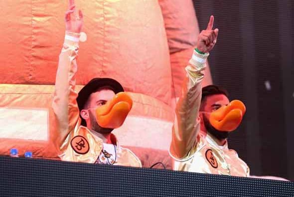 Escenarios llenos de tecnología, color y tramoyas, las estrellas de la música más coloridas y un clima envidiable hacen del Festival del Valle de Indio un experiencia que vale la pena repetir. ¿Vienes al segundo fin de semana de Coachella? ¿Quieres ver más fotos ?: