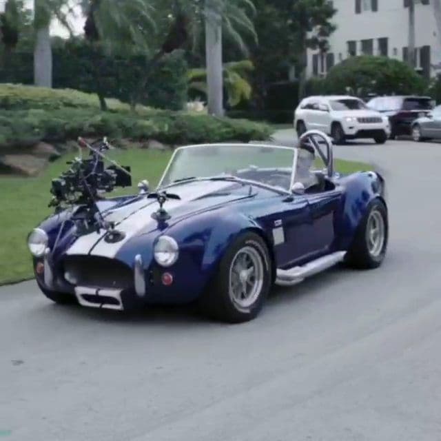 <u><b>Shelby Cobra 427</b></u>
<br> 
<br>Con el lanzamiento de 
<i>Opus</i>, su decimosegundo álbum y el primero desde 2013, el salsero puertorriqueño también hizo público un cortometraje en el que muestra, de una manera más íntima, cómo se produjo esta nueva pieza musical. En varias escenas del filme se ve a Marc Anthony a bordo de uno de los clásicos más deseados y caros del mundo: el Shelby Cobra 427.