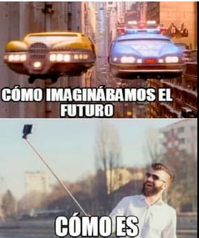 Con pura gente loca y sus "selfie sticks".