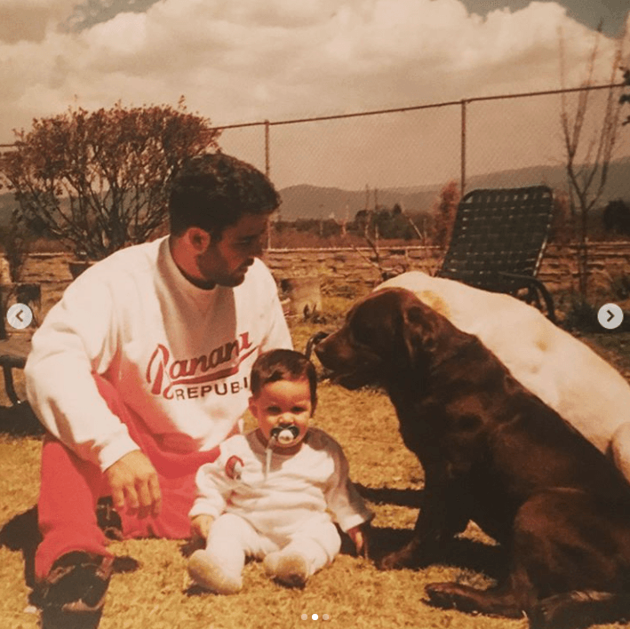 "Pero al llegar Eduardo, cambié drásticamente debido a mi sentido de la responsabilidad. Biby me había tomado de la mano y 
<b><a href="https://www.univision.com/famosos/lo-tiene-todo-el-hijo-mayor-de-eduardo-capetillo-le-roba-el-show-cantando-a-duo-recuerdame-bonito-video" target="_blank">nuestro hijo venía en camino. </a></b>¡ Yo tenía 24 años!", agregó.
<br>