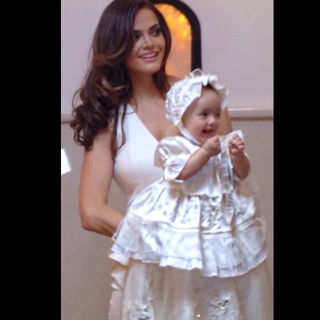 Celebrando el bautizo.