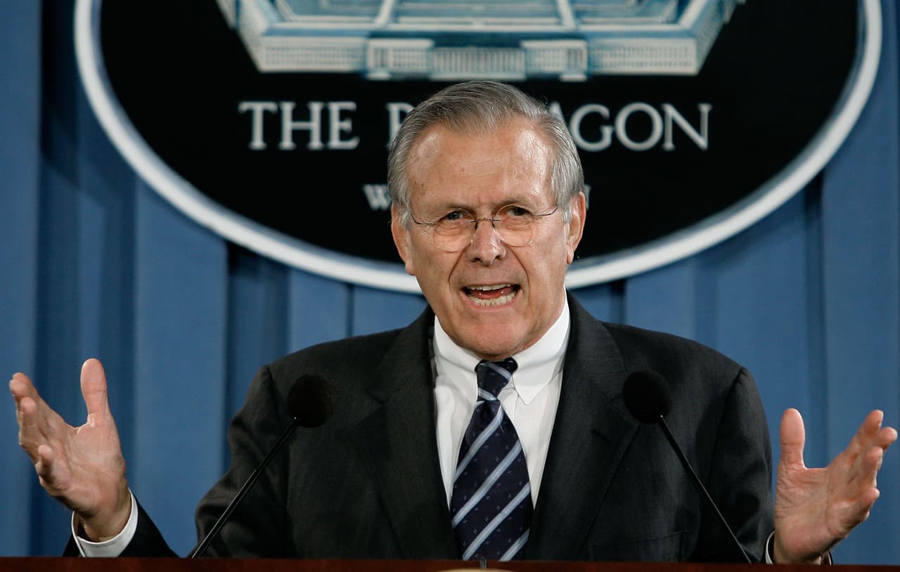 <b>Donald Rumsfeld, 88 años</b>
<br>
<br>Exsecretario de Defensa
<br>
<br>(9 julio 1932 – 29 junio 2021)
<br>
<br>Tuvo una carrera histórica en el gobierno bajo cuatro presidentes de Estados Unidos y fue visto como un visionario de un ejército moderno. Fue dos veces secretario de Defensa y excandidato presidencial.
<br>