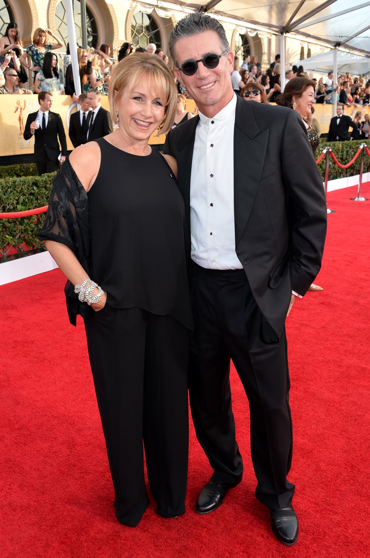 Carteris está felizmente casada desde 1992 con el corredor de bolsa Charles Isaacs, con quien tiene dos hijas: Kelsey Rose (nacida en 1994) y Mollie Elizabeth (de 1999).