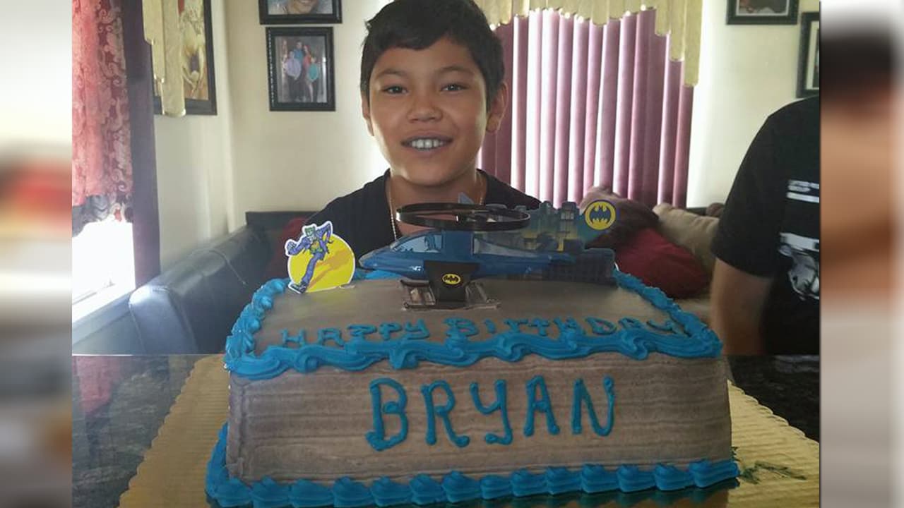 Ambos sospechosos están detenidos y no cuentan con la opción de una fianza.