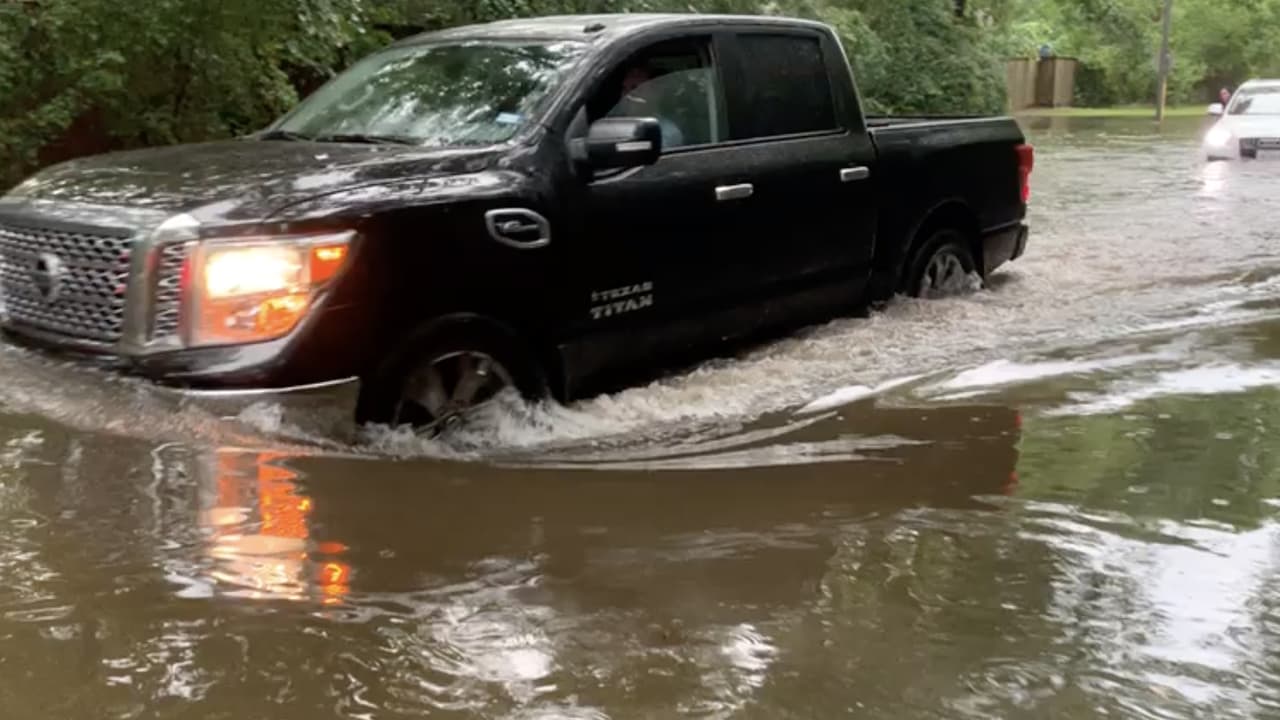 Calles completamente inundadas en un vecindario de Kingwood, al noreste de Houston.