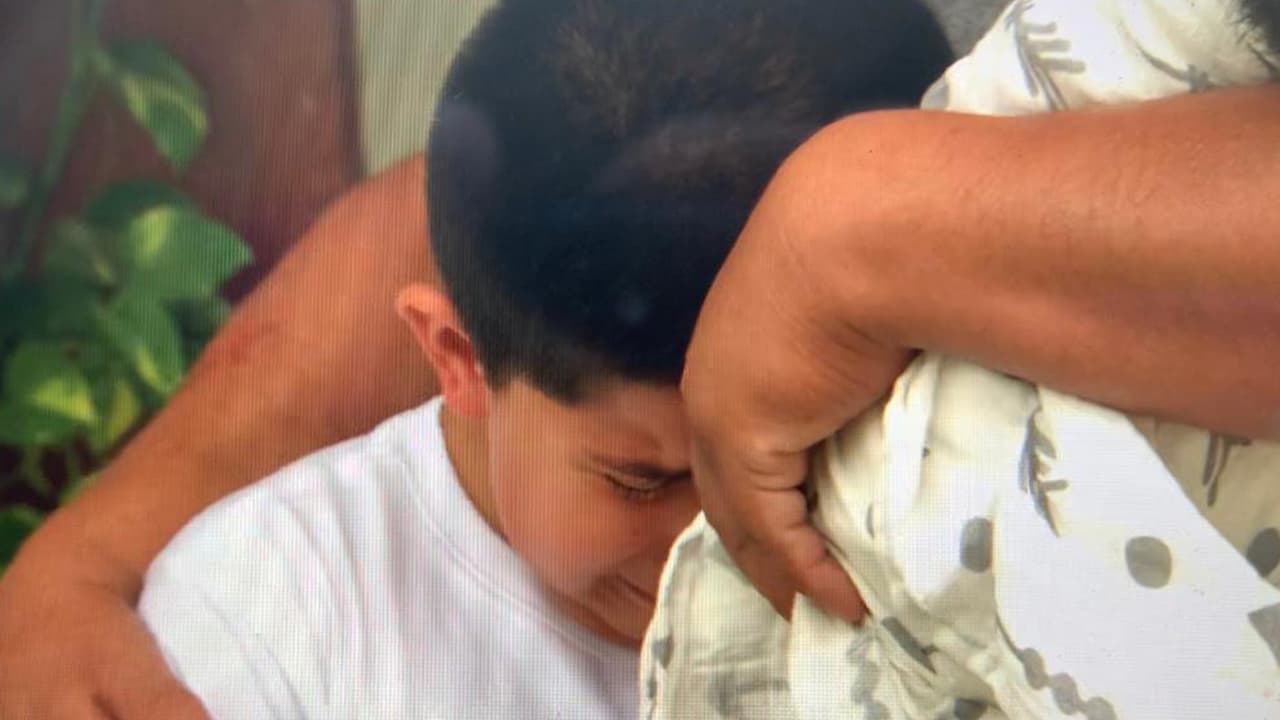 “Yo sé que va a ser feliz”, dijo Alfredo Jr. de 8 años al hablar de su hermanito recién llegado a casa.