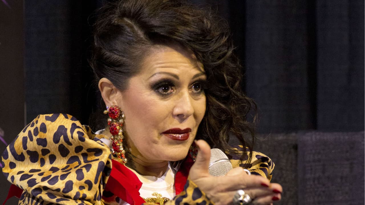 Con lágrimas en los ojos, Alejandra Guzmán responde si estuvo con el ex de Frida Sofía