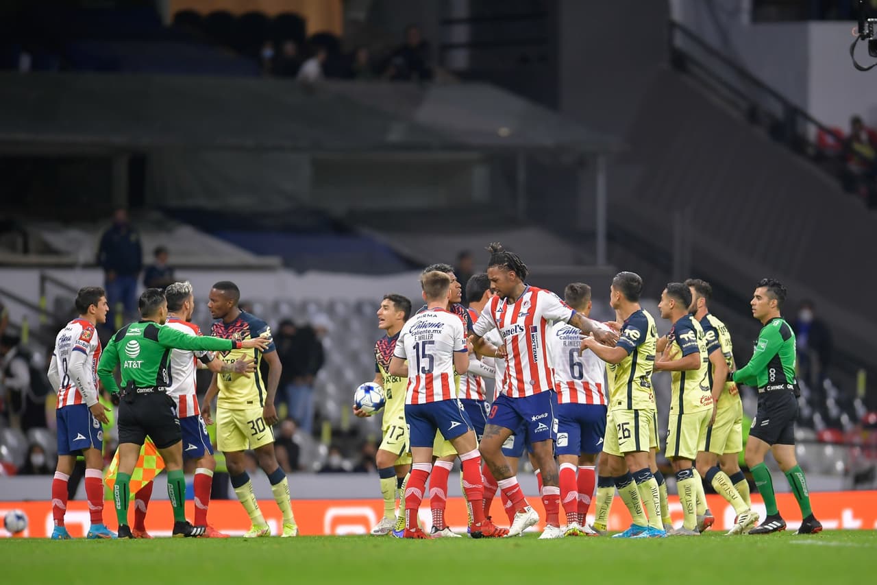 Atlético de San Luis le dio un ‘baile’ al América y lo estaba goleando con tantos de Bilbao, Hernández y Berterame, pero en los últimos minutos las Águilas tuvieron una reacción que no alcanzó gracias a los goles de Roger y Henry.