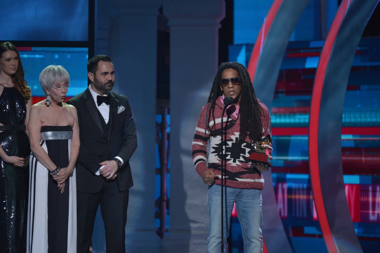 Se encargó de entregar el premio a 'Mejor Premio de Música Urbana'.