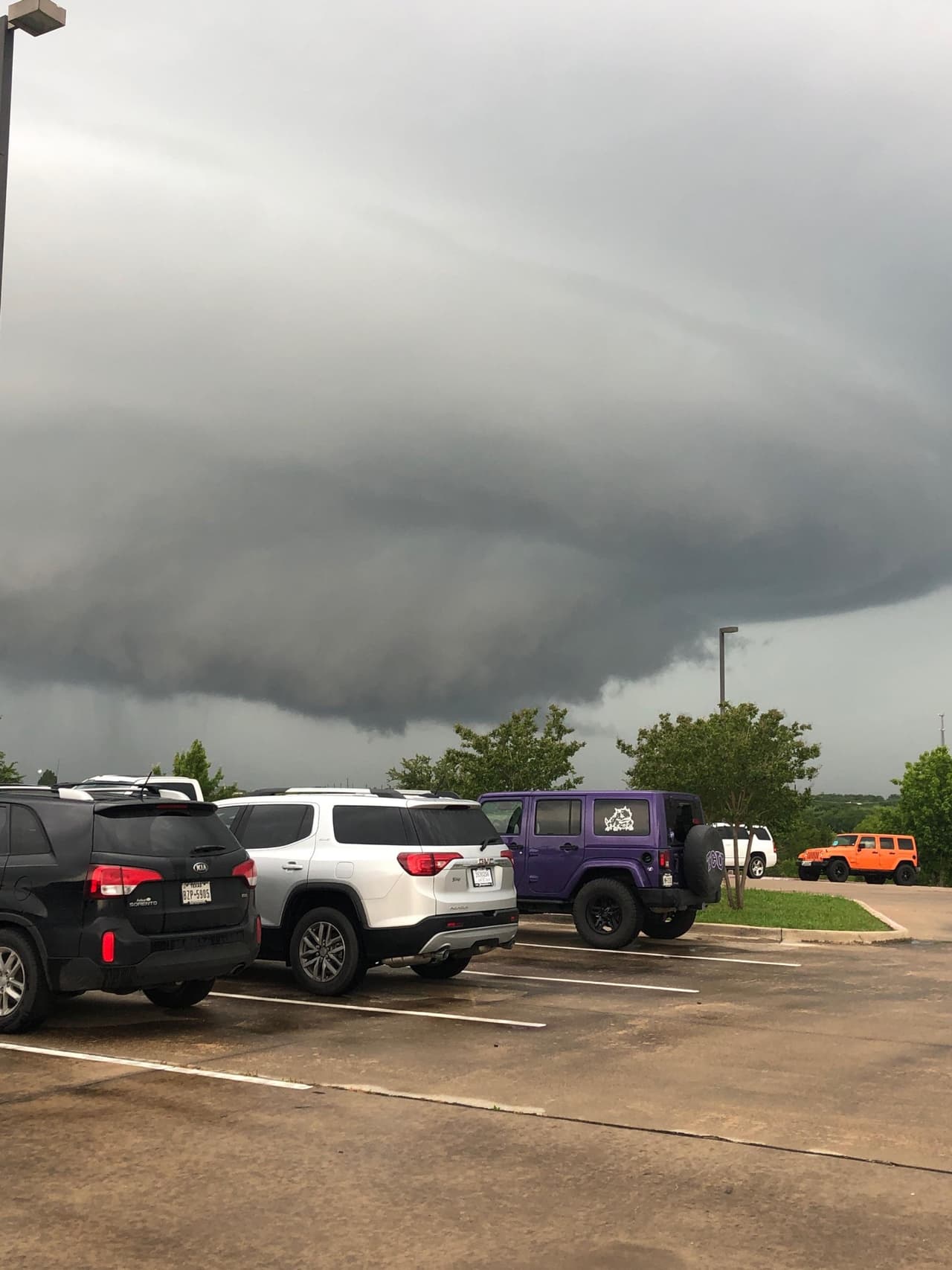 En Rockwall se emitió una aviso por tornado y fue cancelado a las 3:45 p.m.
