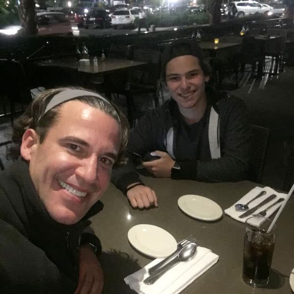 Siempre comparten fotografías en Instagram, se ve que más que padre e hijo son los mejores amigos.