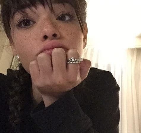 Le gustaría estudiar psicología o criminología.