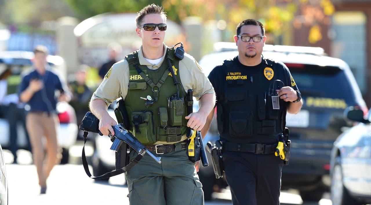 Múltiples agencias del orden respondieron a la escena para ayudar a las víctimas y buscar a los atacantes, cuyas identidades aún no se conocían. Tampoco se sabía si los pistoleros llevarían a cabo más ataques en la región.