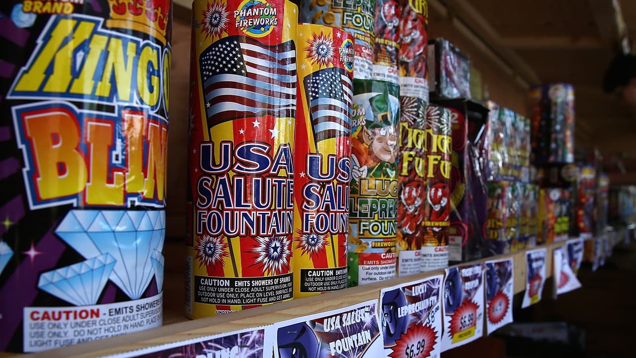 Cuerpo de Bomberos de Bakerfield advierte al público sobre el uso ilegal de fuegos artificiales