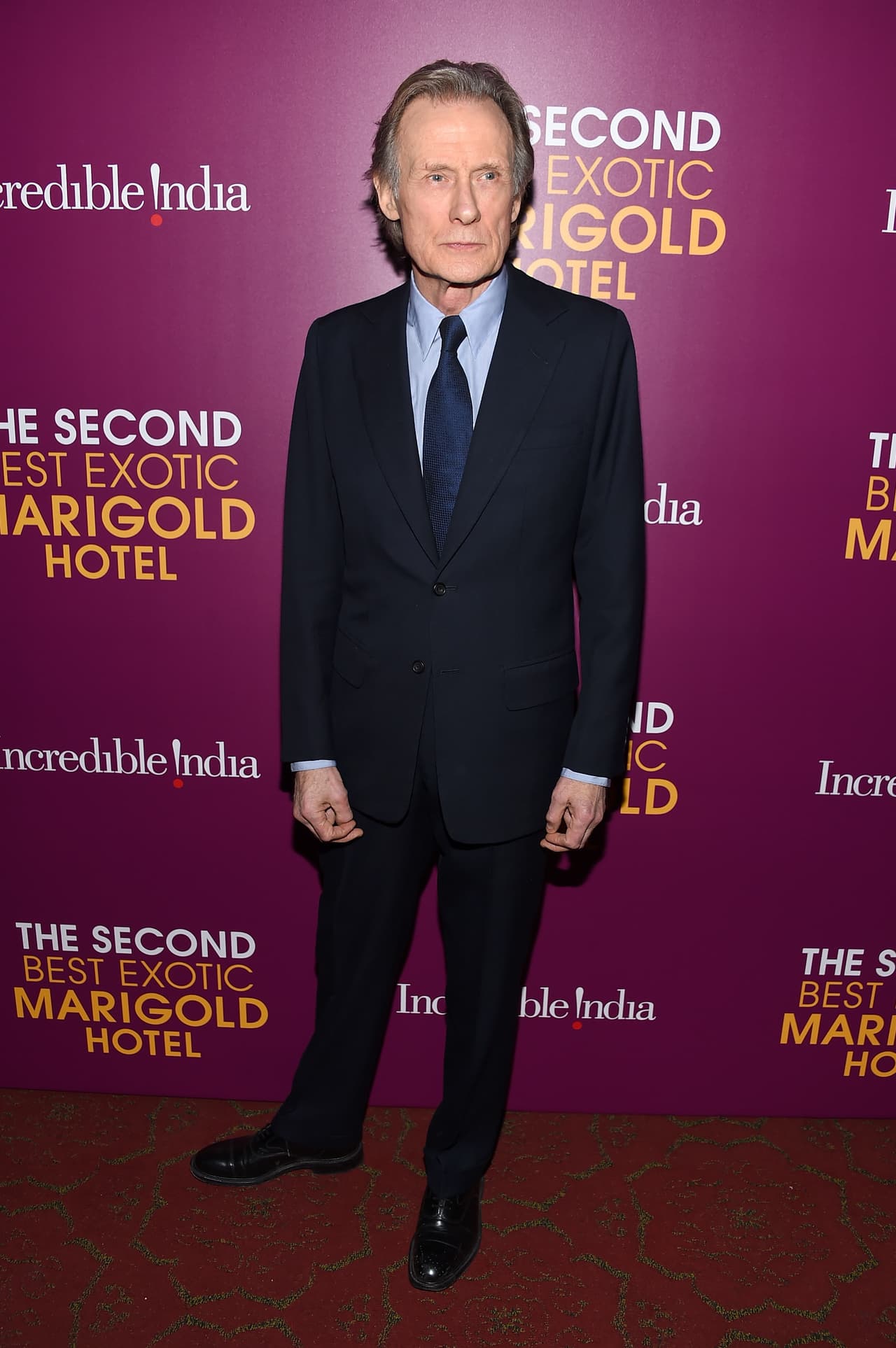 El actor británico Bill Nighy no será de lo más galanes, pero eso sí , sabe perfectamente como brillar con sus atuendos.